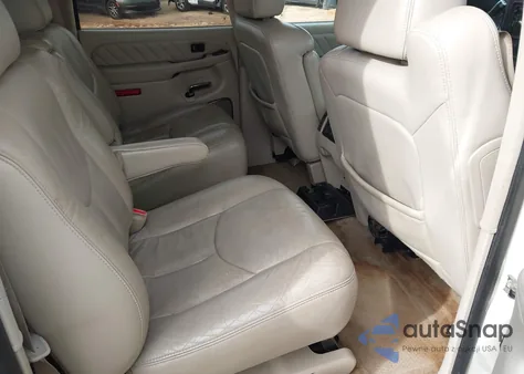 2005 Cadillac Escalade Esv Platinum Edition z USA, uszkodzony, nr VIN 3GYFK66N75G249211